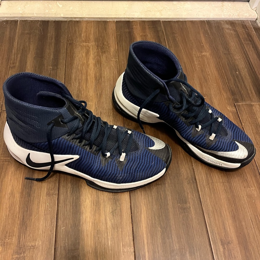 Nike Zoom Clearout mens basketball sneakers